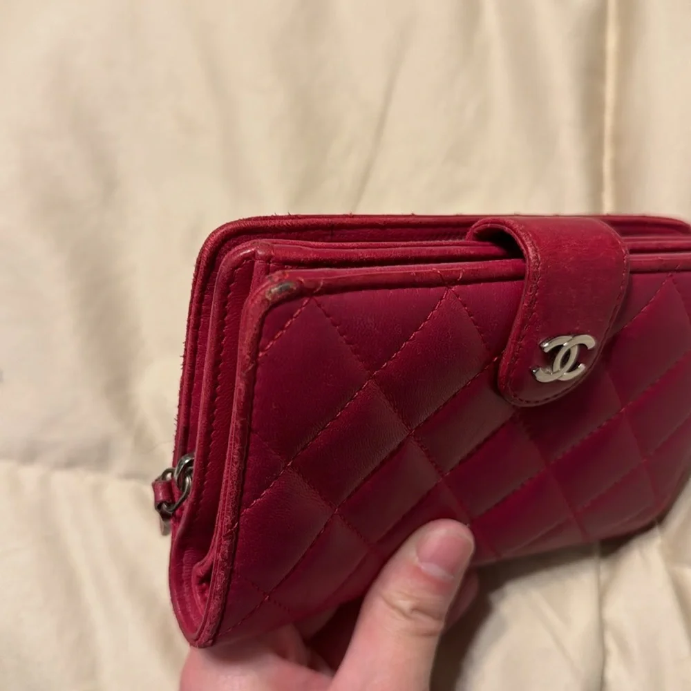 CHANEL • CC French Lambskin Wallet (RARE COLOR) - Picture 9 of 12
